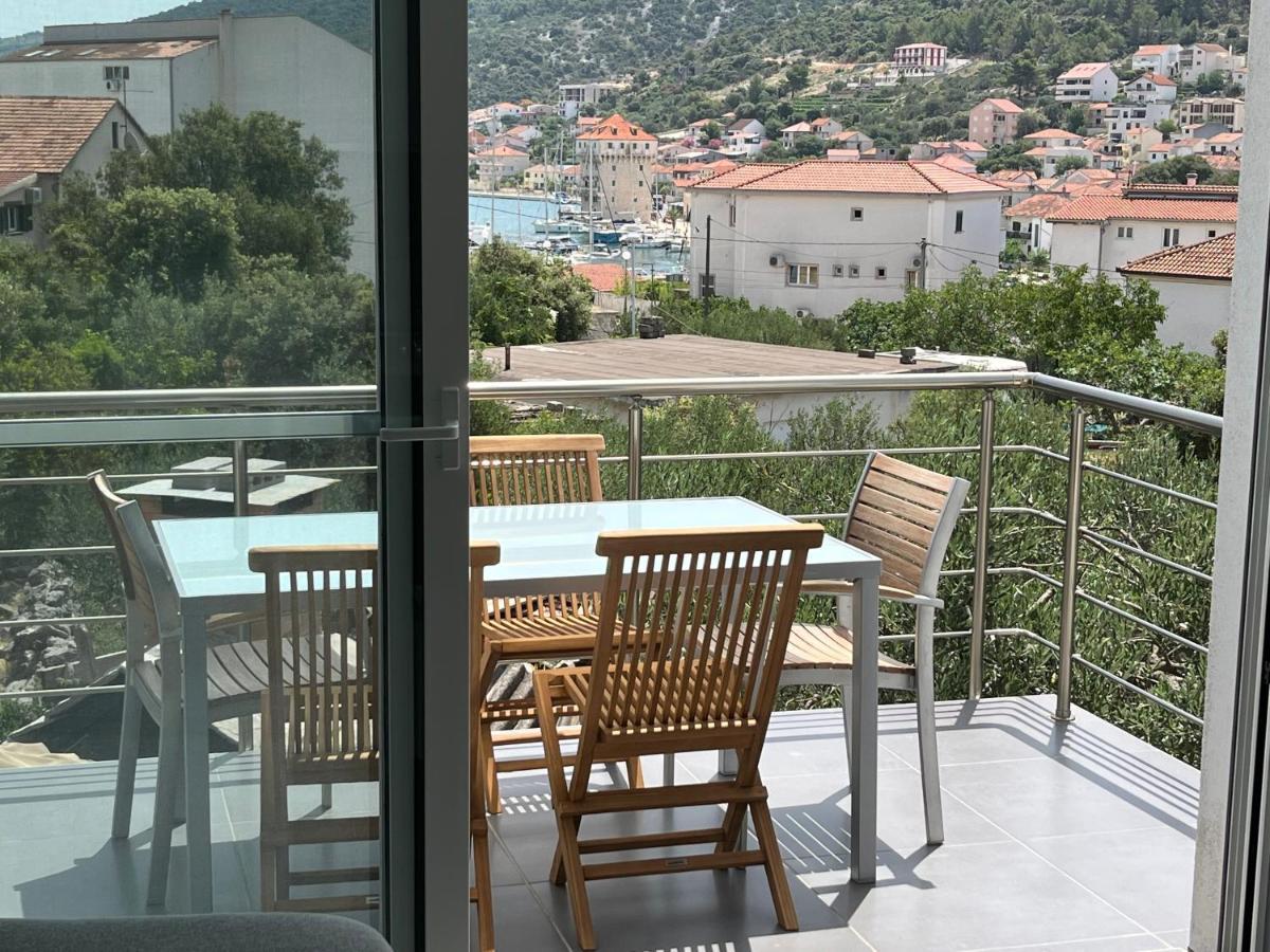 Apartmani Kamil Marina Esterno foto